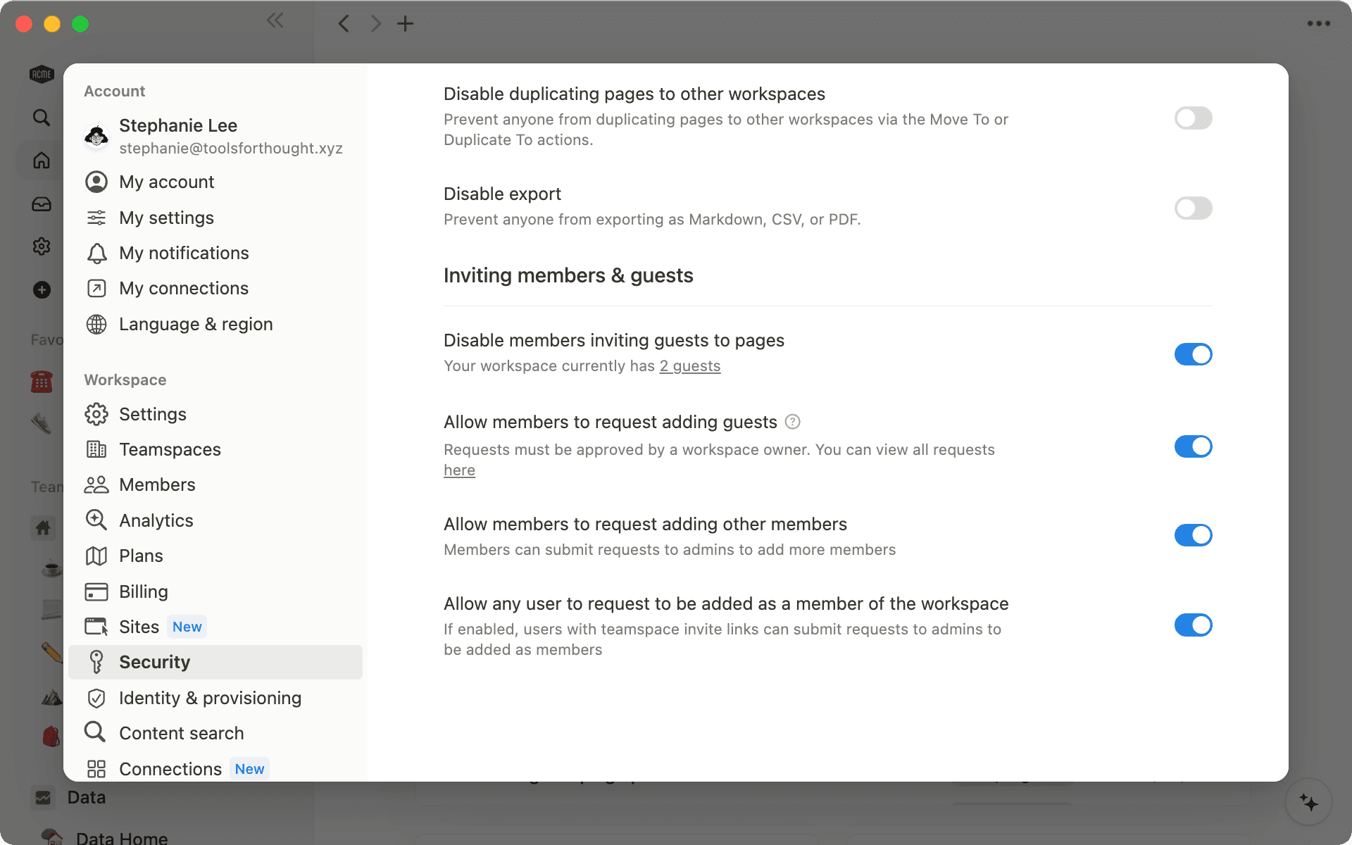 Unter „Sicherheit“ können Workspace-Besitzer/-innen entscheiden, wer Gäste hinzufügen darf und wie.